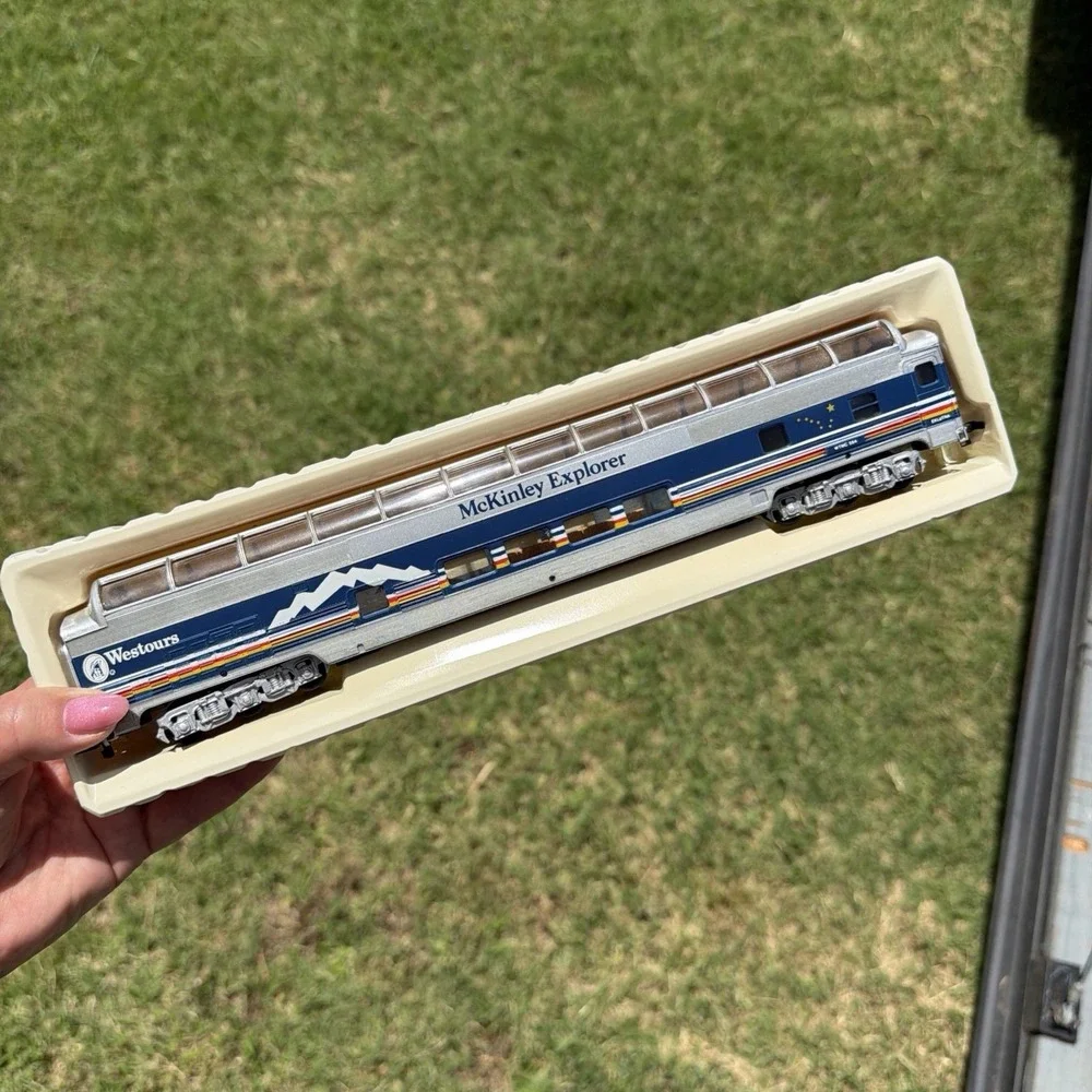McKinley Explorer Luxury Travel Last Frontier HO Scale Dome Car Westours Boxed